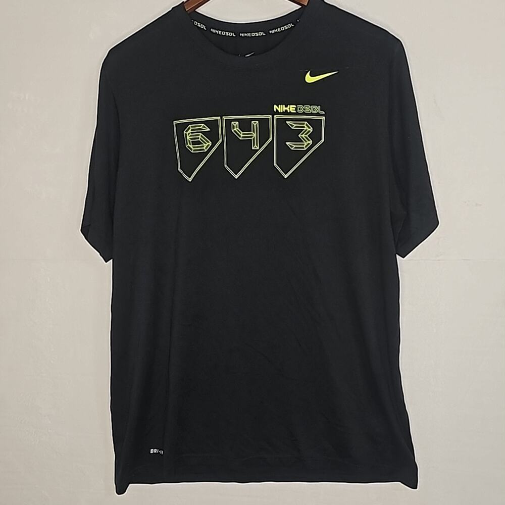 NWOT Men's Vintage DRI-FIT Black Tee in XL
